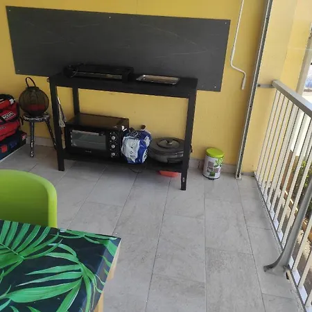 2 Piscines ,50 M De La Apartmán *