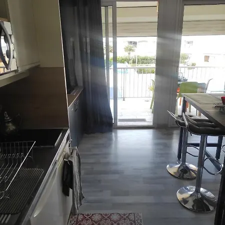 2 Piscines ,50 M De La Apartmán Agde